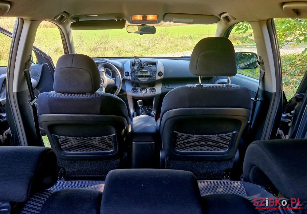 2007' Toyota RAV4 2.2 D-4D 4X4 photo #4