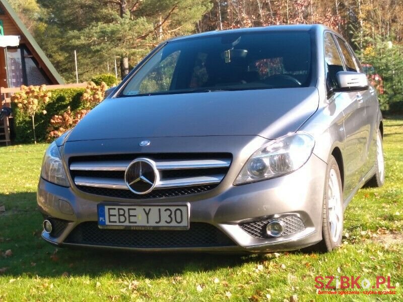 2012' Mercedes-Benz B180 W246 photo #5