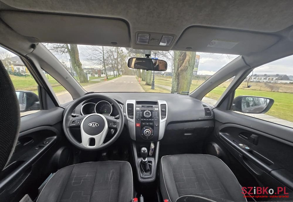 2011' Kia Venga 1.4 L photo #2