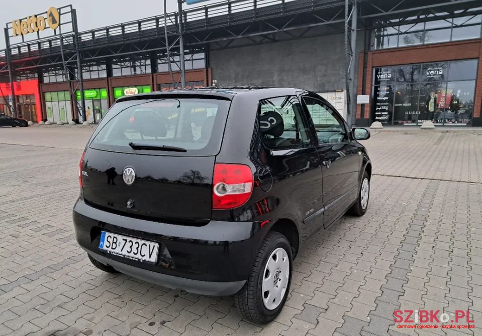 2006' Volkswagen Fox photo #5