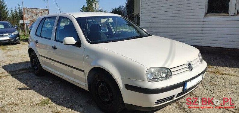 2000' Volkswagen Golf photo #1