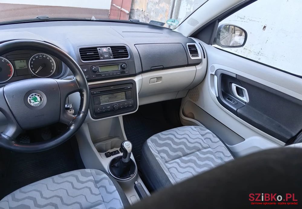 2007' Skoda Roomster 1.4 16V photo #3