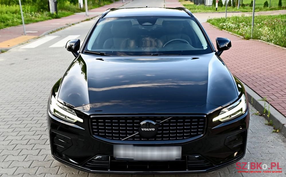 2023' Volvo V60 B3 B photo #2