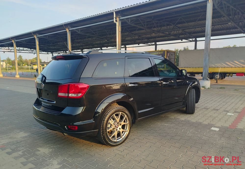 2014' Fiat Freemont photo #6