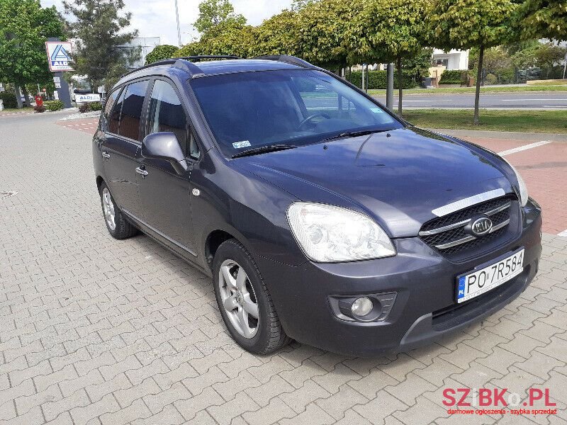 2007' Kia Carens photo #2