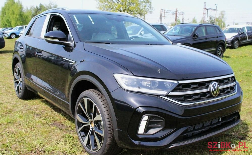 2024' Volkswagen T-Roc photo #3