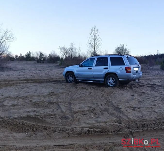 2002' Jeep Grand Cherokee photo #2