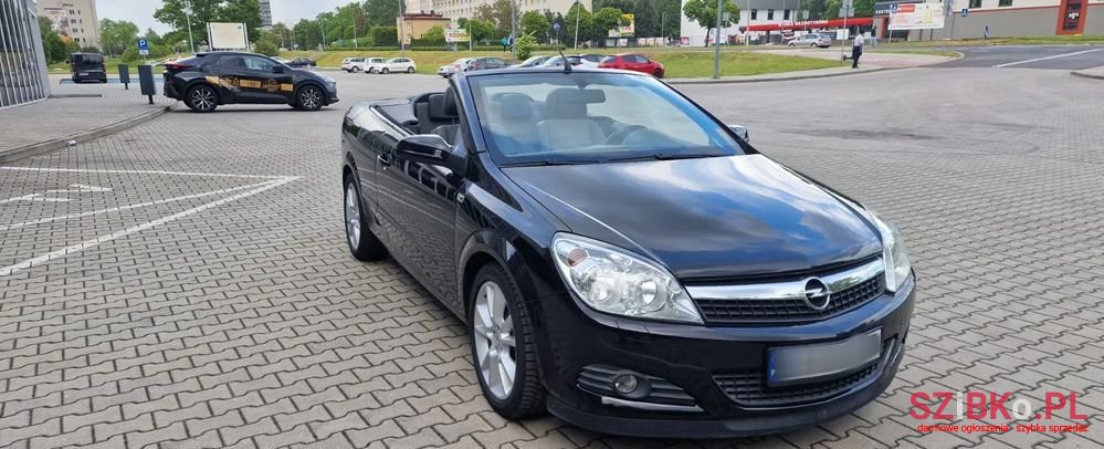 2007' Opel Astra Twin Top 1.9 Cdti Cosmo photo #1