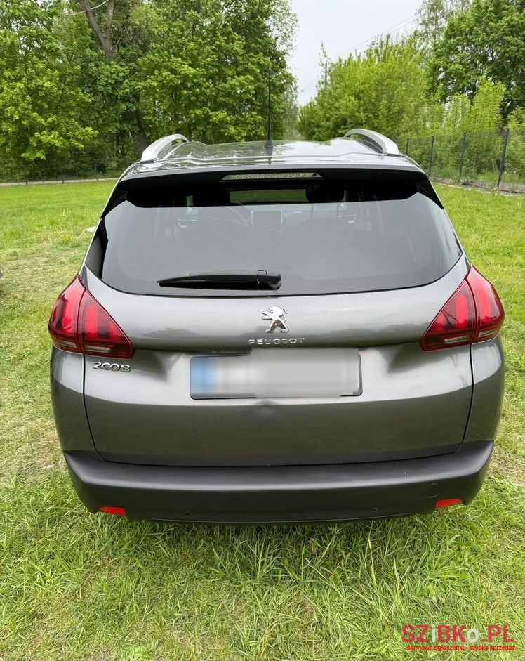 2019' Peugeot 2008 1.5 Bluehdi Style photo #4