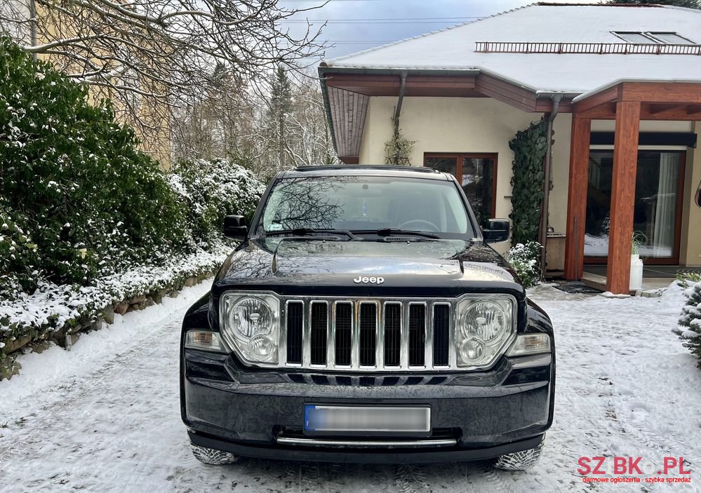 2008' Jeep Liberty 3.7 4X4 photo #3
