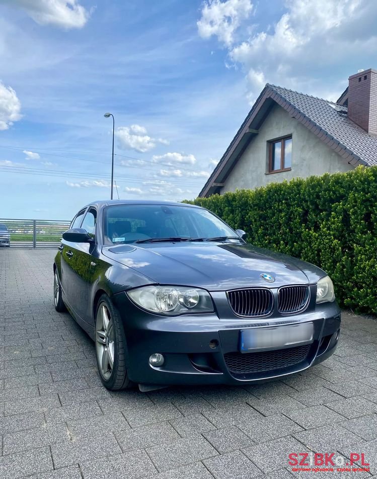 2005' BMW 1 Series 130I photo #2