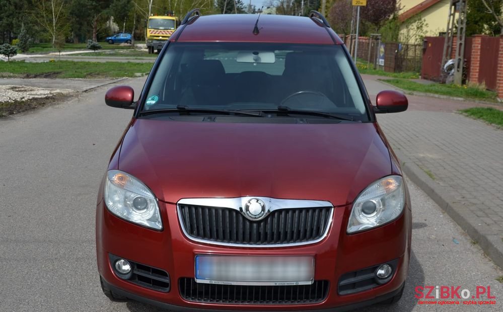 2007' Skoda Roomster 1.6 16V photo #3