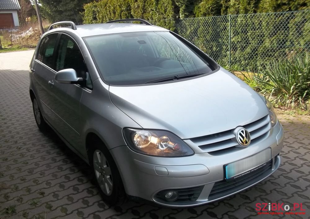 2007' Volkswagen Golf photo #1