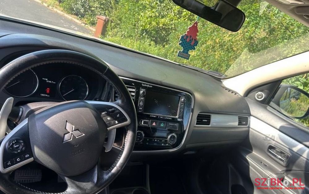 2015' Mitsubishi Outlander photo #5