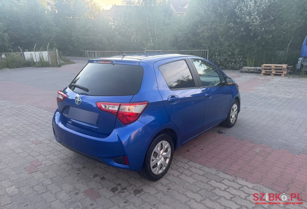 2019' Toyota Yaris 1.5 Premium photo #4