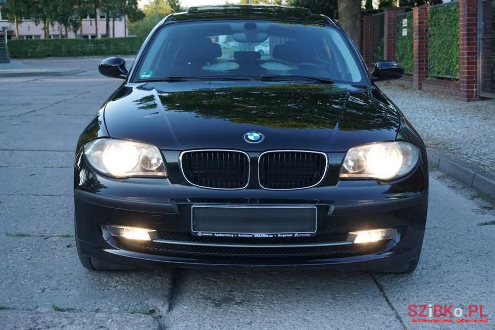 2009' BMW 1 Series photo #4