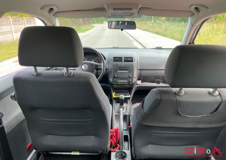 2006' Volkswagen Polo photo #2