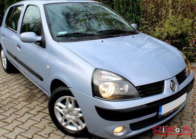 2004' Renault Clio photo #1