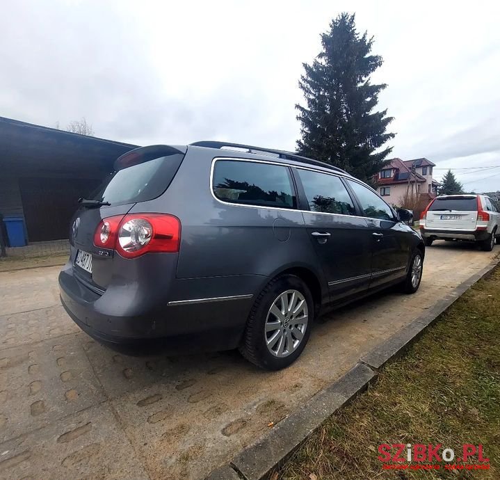 2006' Volkswagen Passat photo #3