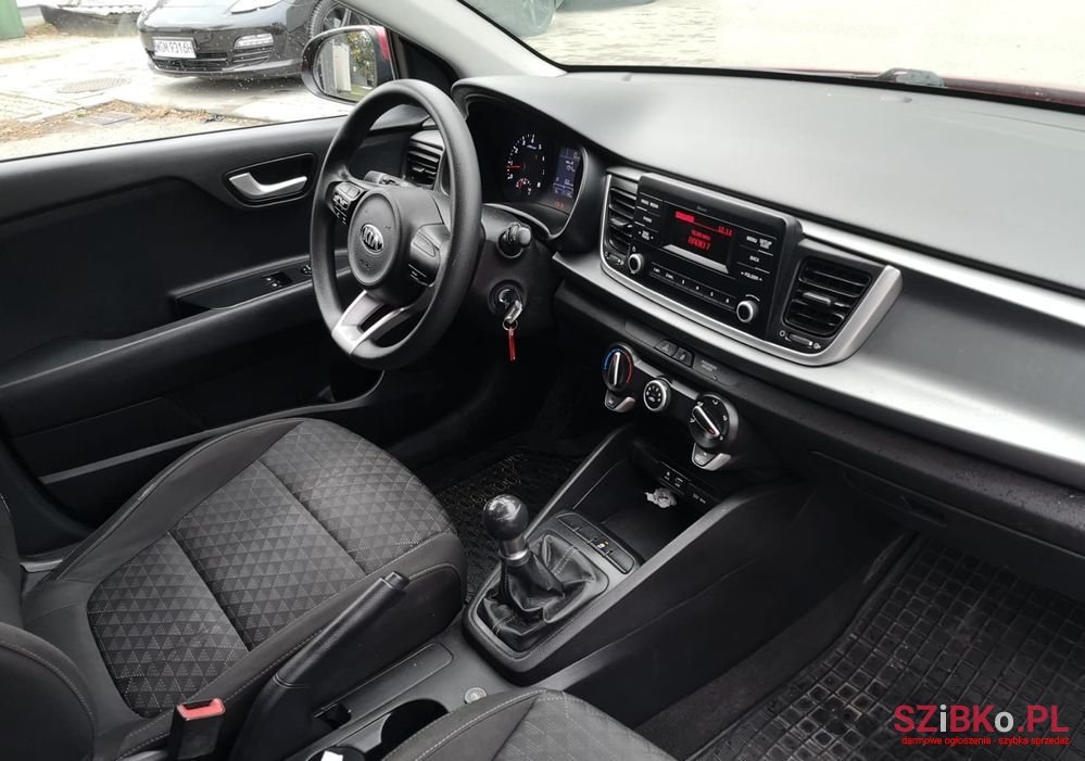 2017' Kia Rio photo #5