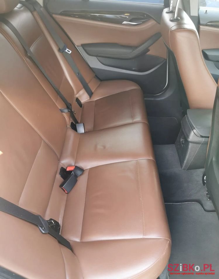 2010' BMW X1 Sdrive18D photo #6