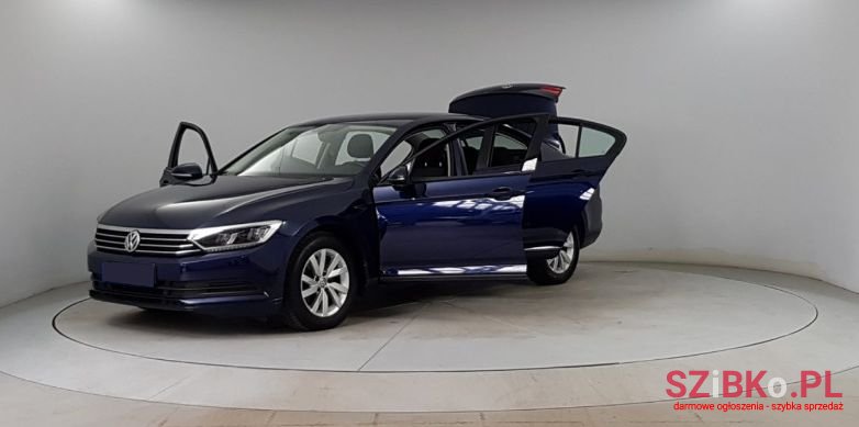 2017' Volkswagen Passat photo #1