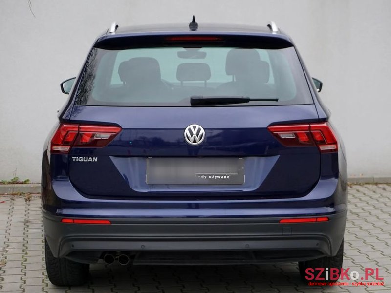 2019' Volkswagen Tiguan photo #5