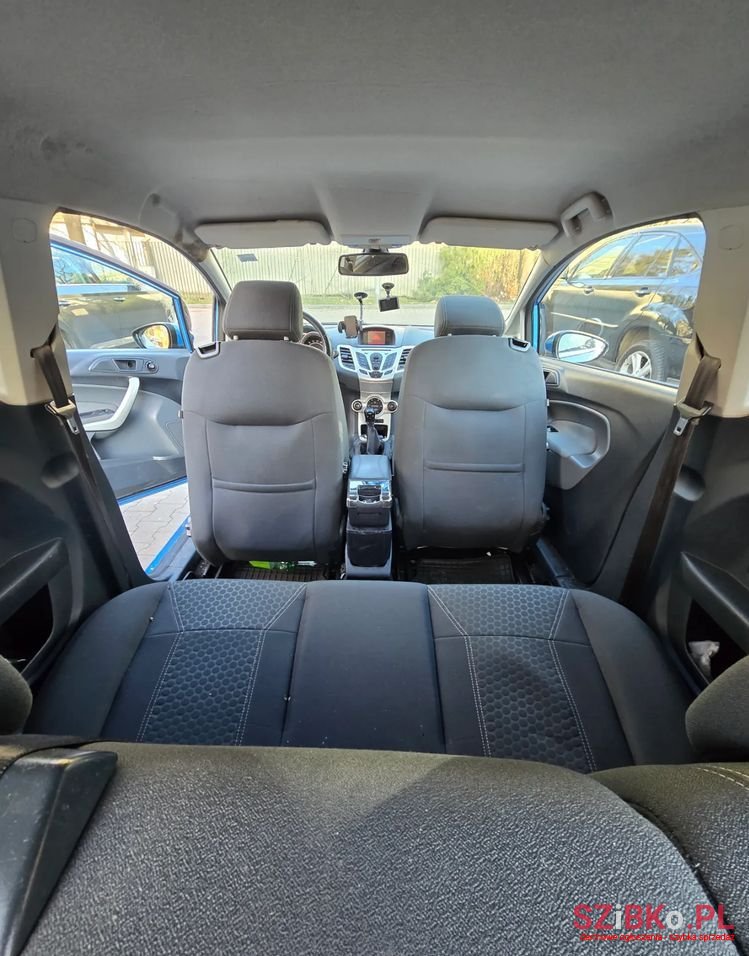 2010' Ford Fiesta photo #3