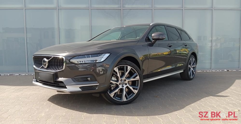 2023' Volvo V90 Cross Country photo #1