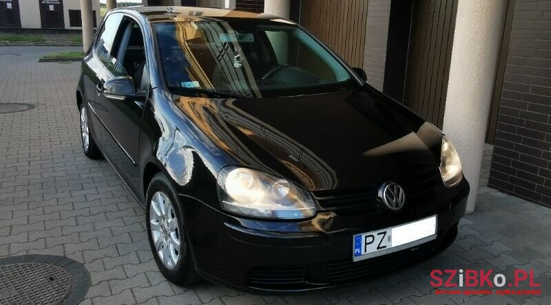 2003' Volkswagen Golf photo #6