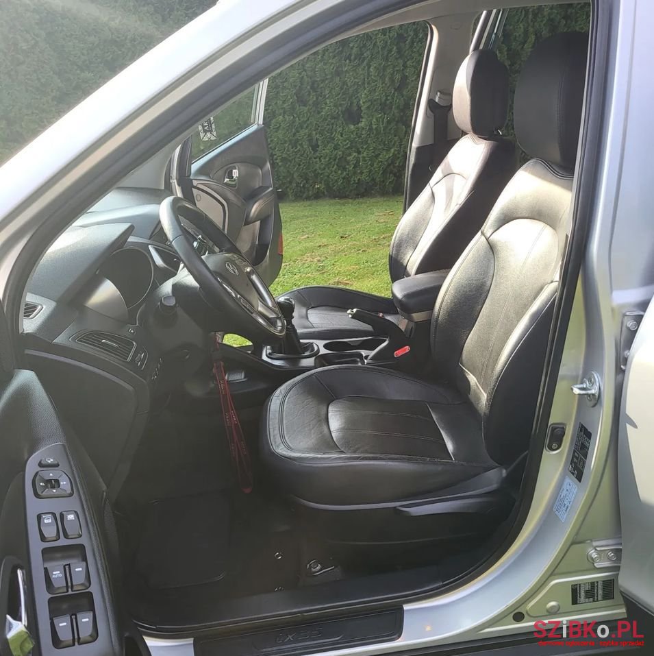 2010' Hyundai ix35 photo #5