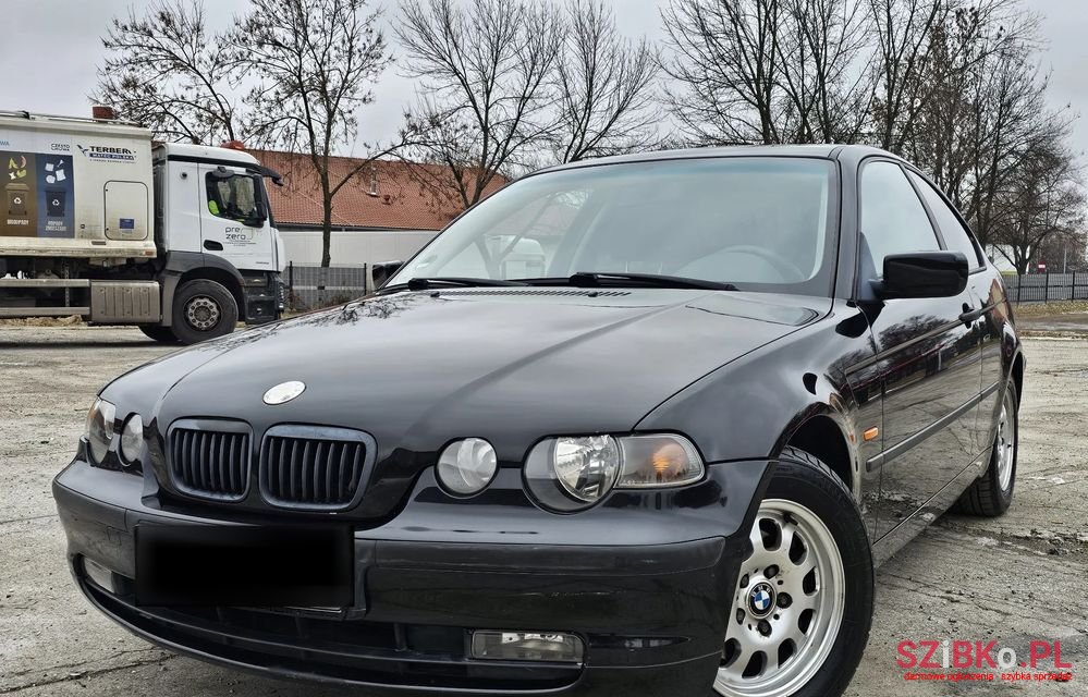 2002' BMW 3 Series 318I photo #1