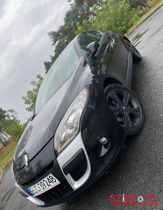 2009' Renault Megane photo #5