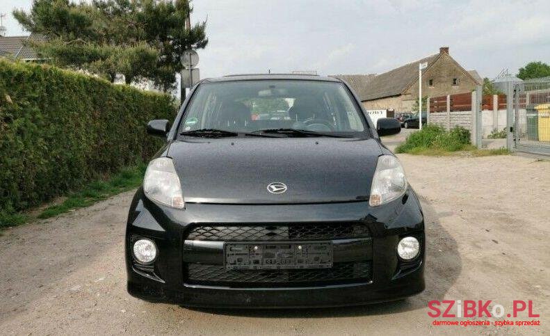 2005' Daihatsu Sirion photo #1