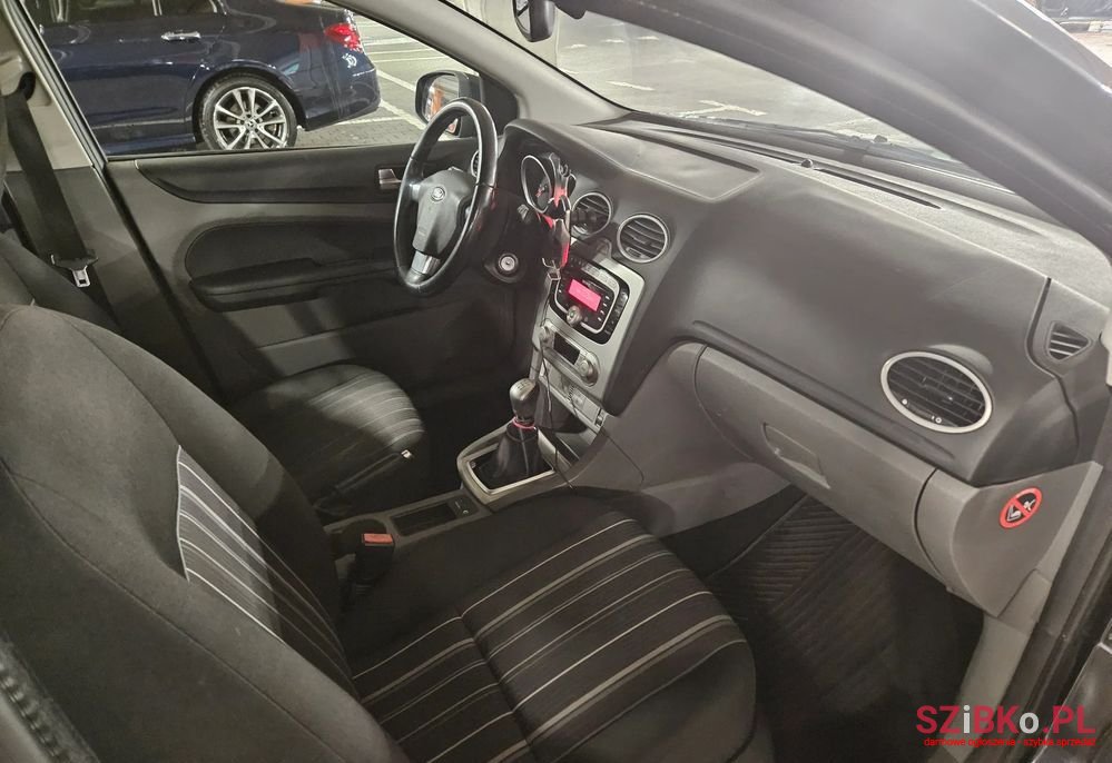 2009' Ford Focus photo #6