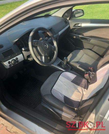 2006' Opel Astra photo #2