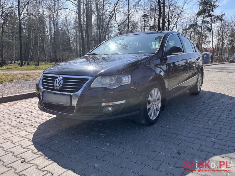 2008' Volkswagen Passat photo #2