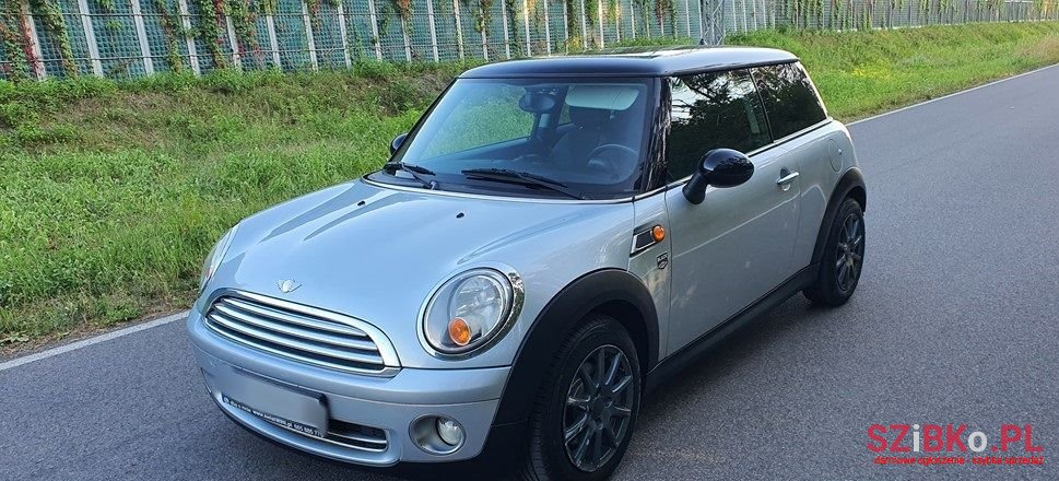 2007' MINI Cooper Standard photo #1