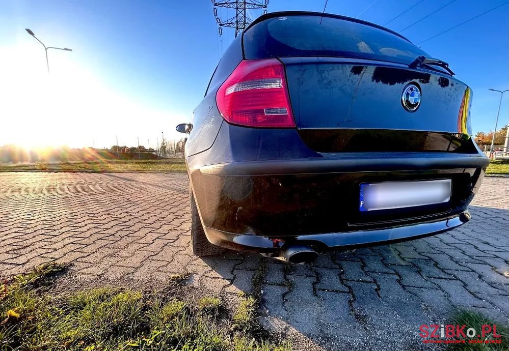 2009' BMW 1 Series 116I Edition Lifestyle photo #3