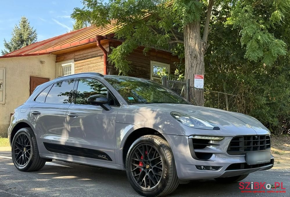 2016' Porsche Macan Gts photo #1