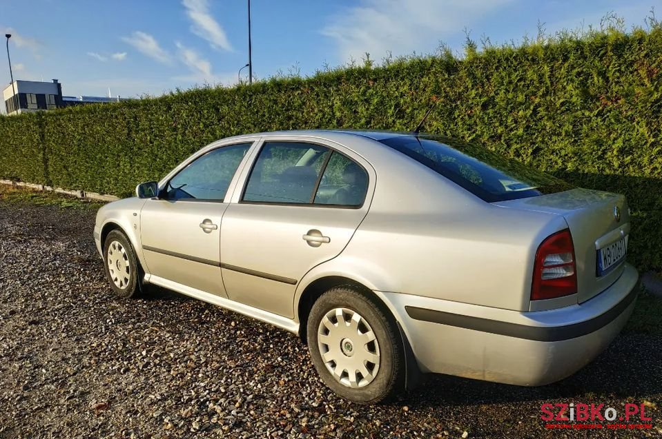 2002' Skoda Octavia photo #2