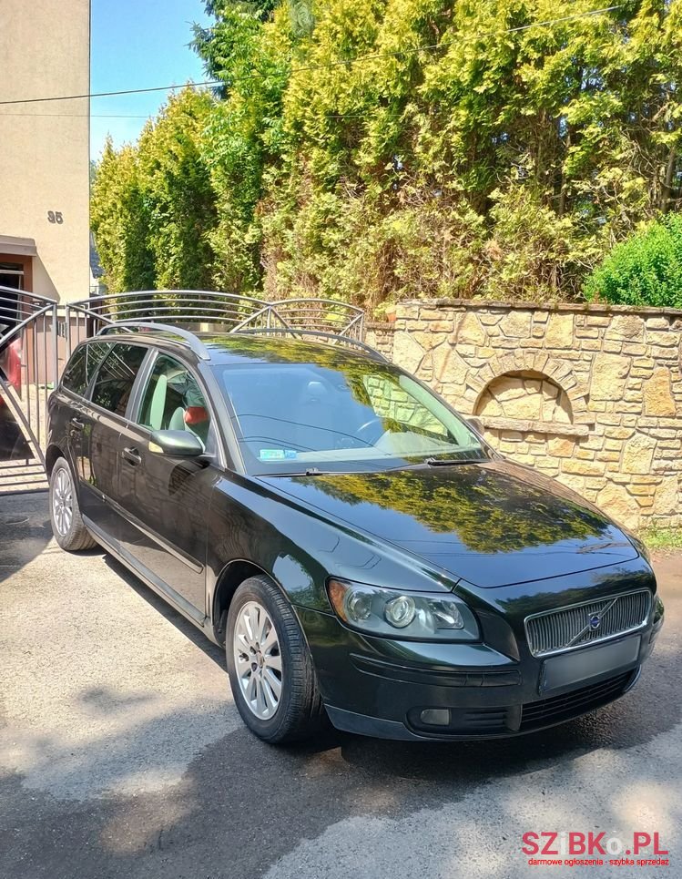 2005' Volvo V50 2.0D photo #1