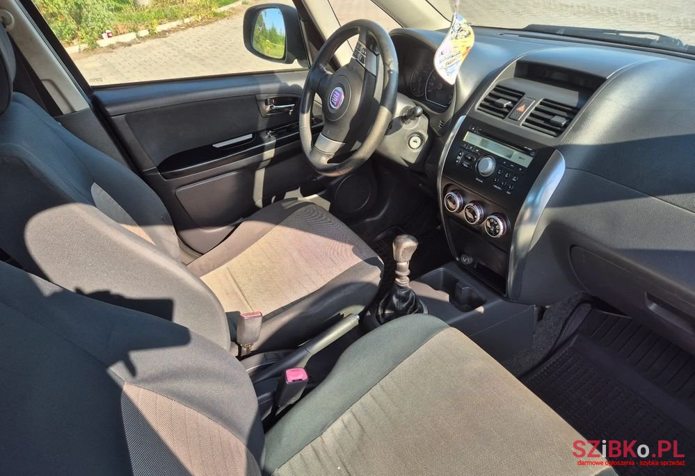 2008' Fiat Sedici photo #5