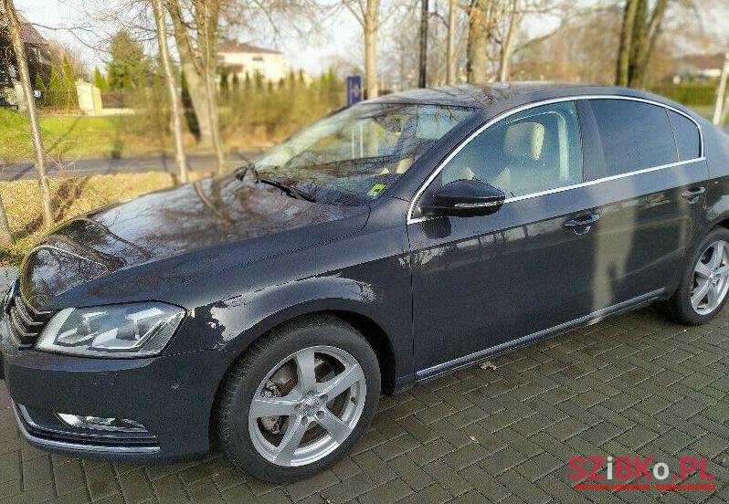 2012' Volkswagen Passat photo #1