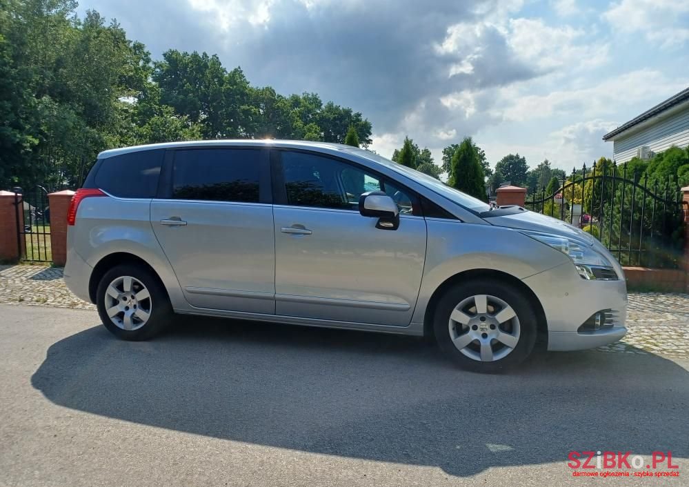 2012' Peugeot 5008 1.6 Hdi Family 7Os photo #4