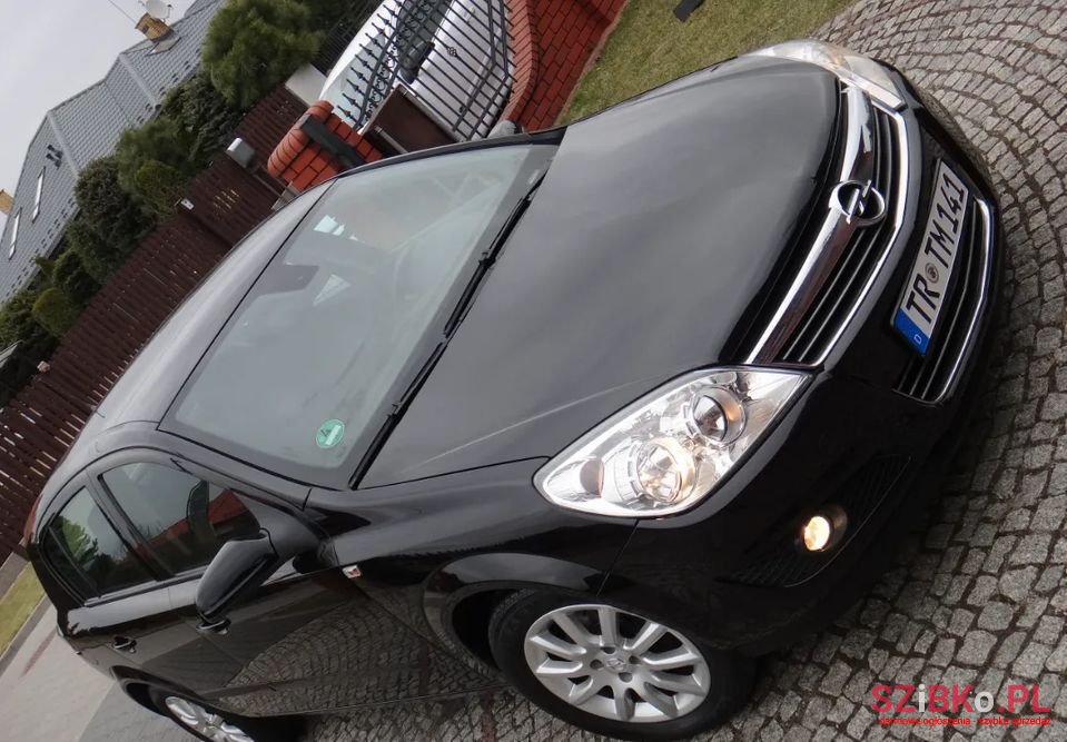 2007' Opel Astra photo #1