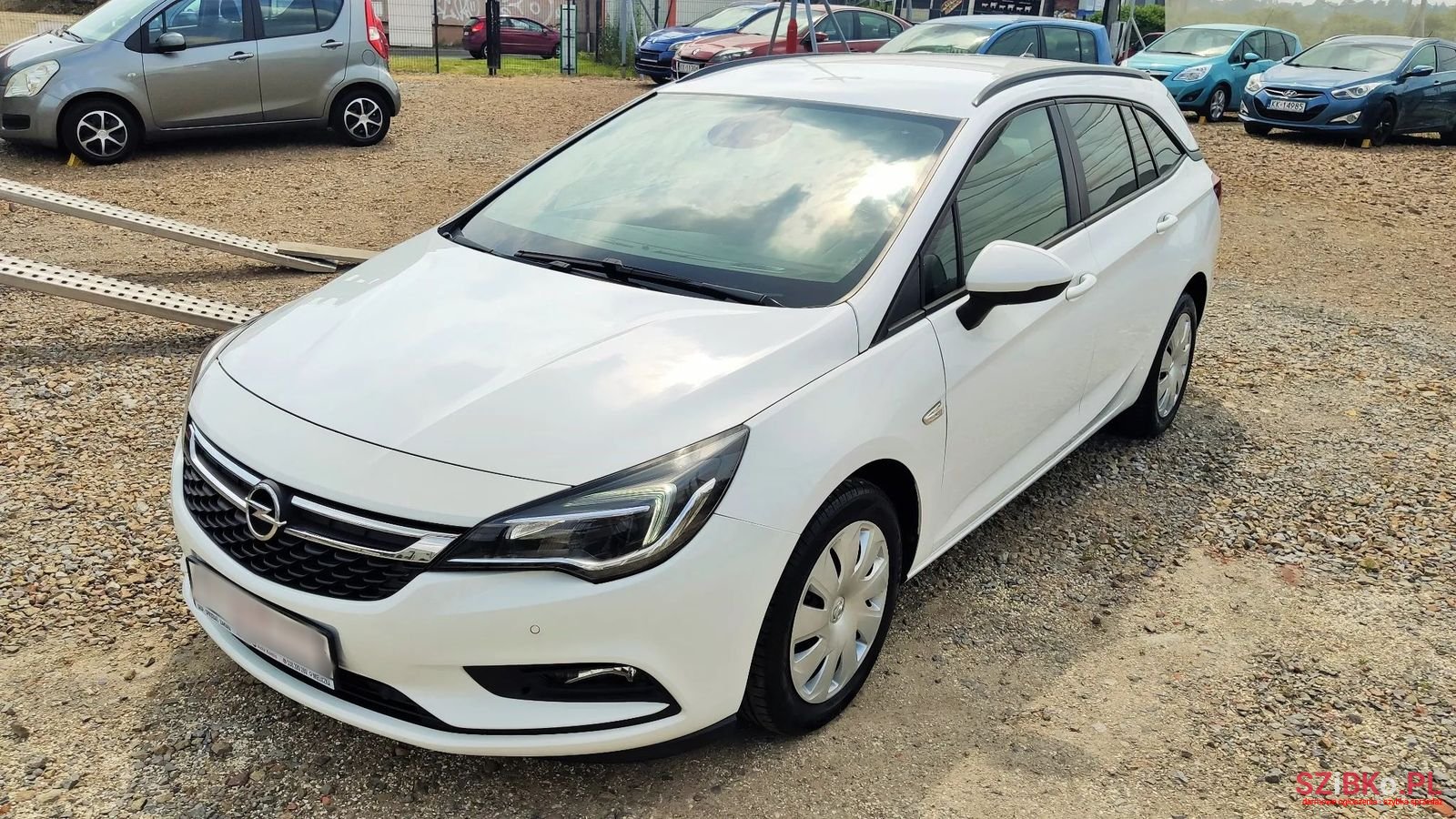 2016' Opel Astra photo #3