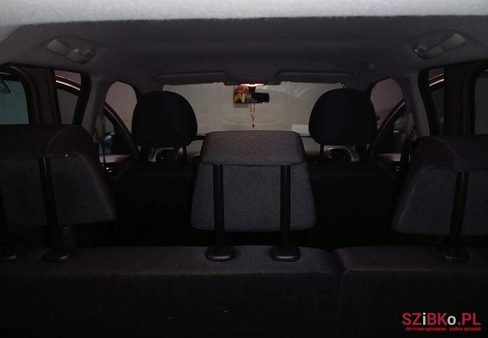 2010' Citroen C3 Picasso photo #2