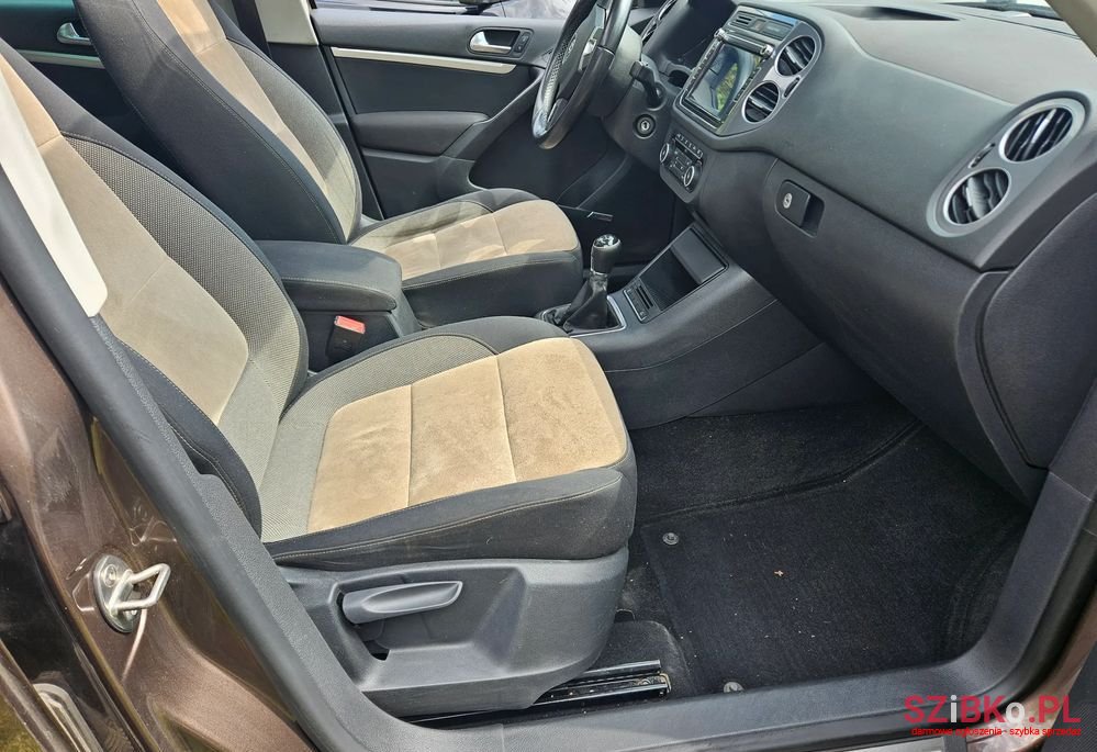 2012' Volkswagen Tiguan photo #5