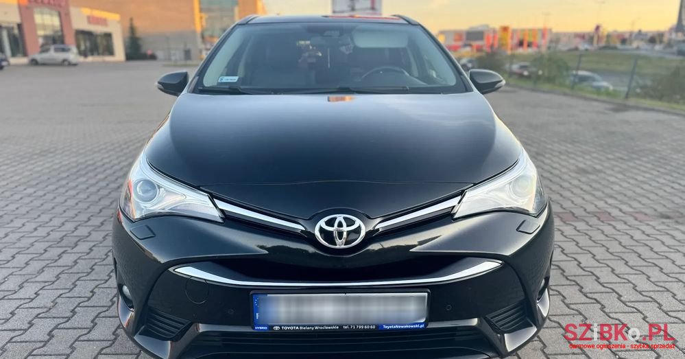 2017' Toyota Avensis 2.0 Prestige Ms photo #3